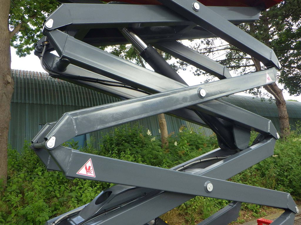 Scissor lift Skyjack SJ3226 9.92m Electric 2018