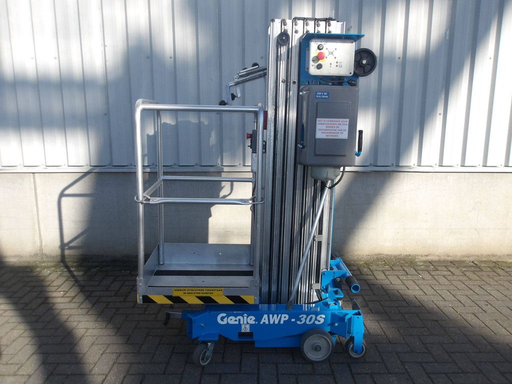 Genie AWP30S 11m Elektro-Mastlift 2006