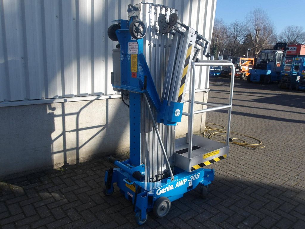 Genie AWP30S 11m Elektro-Mastlift 2006