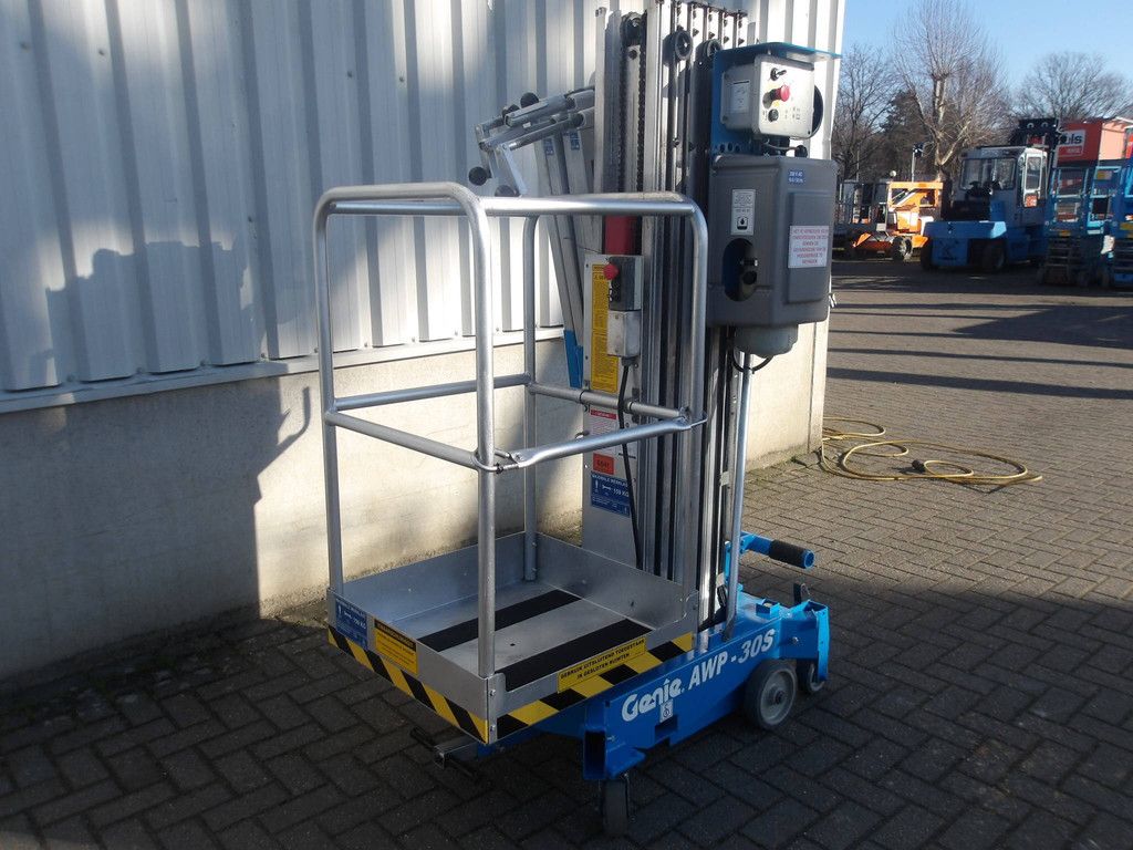 Genie AWP30S 11m Elektro-Mastlift 2006