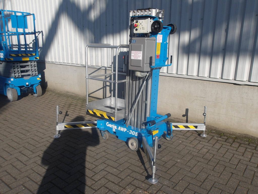 Genie AWP30S 11m Elektro-Mastlift 2006