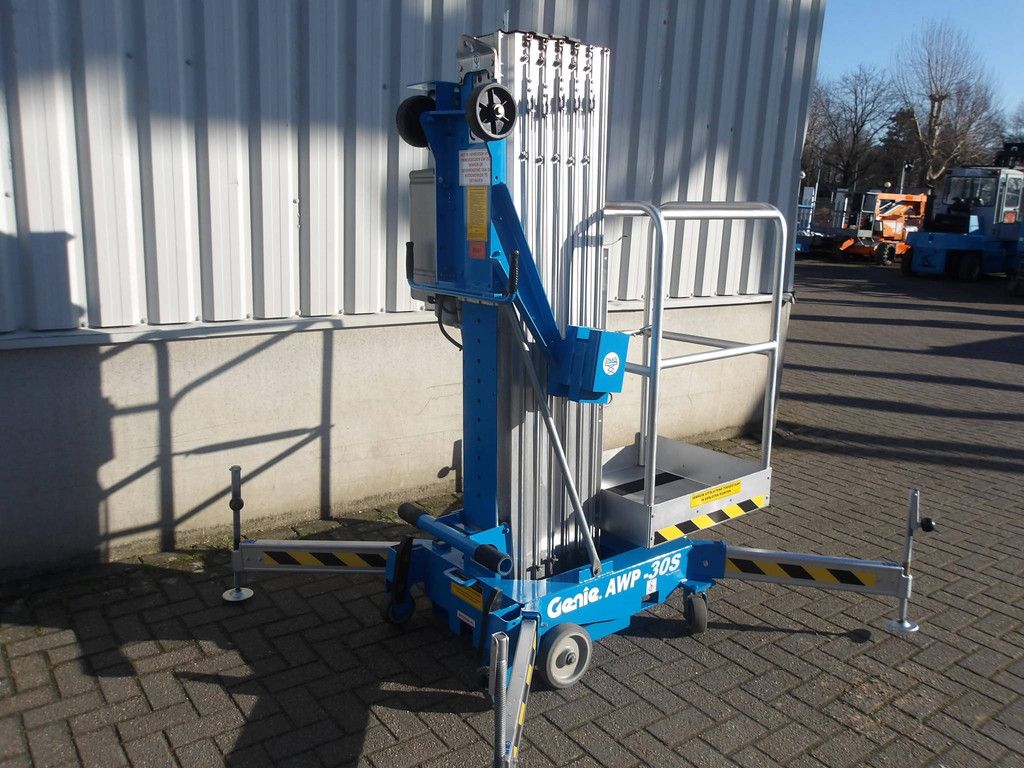 Genie AWP30S 11m Elektro-Mastlift 2006
