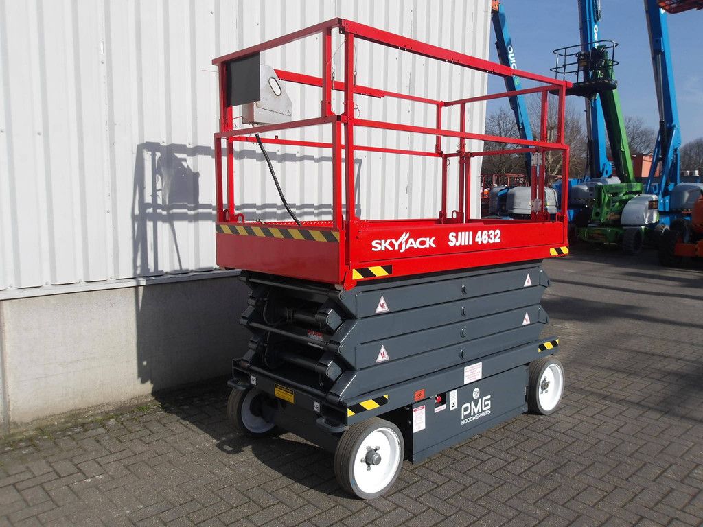 Scherenhebebühne Skyjack SJ4632 11,75 m elektrisch 2016 bei Nieuwe Vlemmix