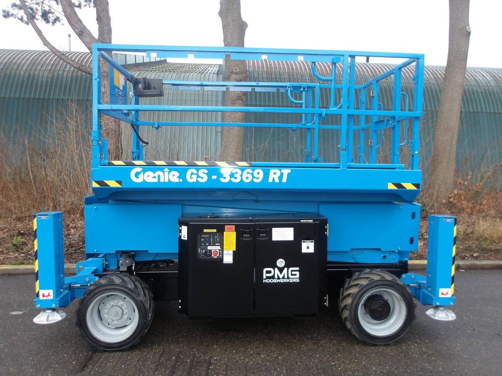 Scissor lift Genie GS-3369RT 11.96m Diesel 2015