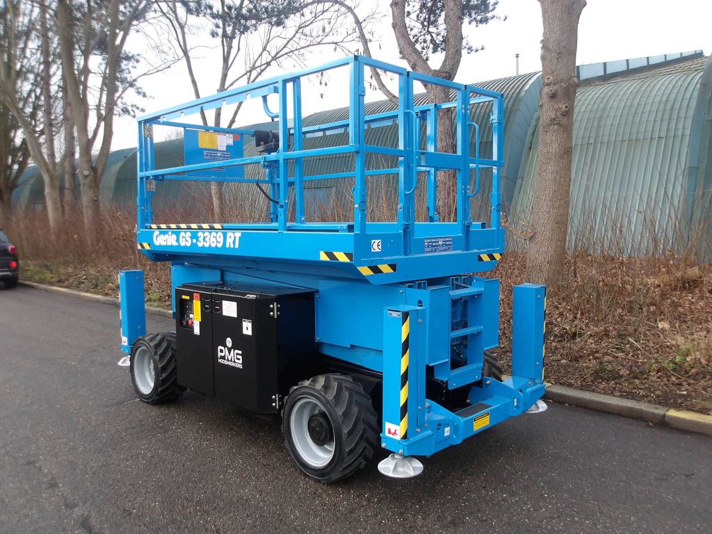 Scissor lift Genie GS-3369RT 11.96m Diesel 2015