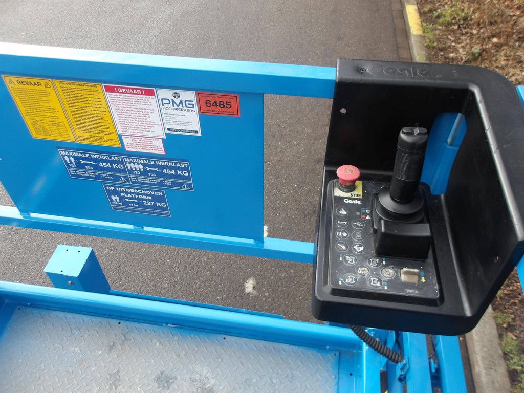 Scissor lift Genie GS-3369RT 11.96m Diesel 2015