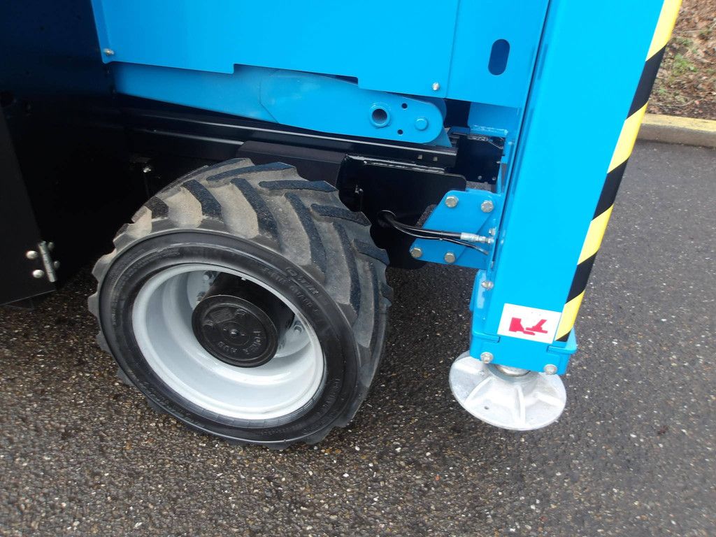 Scissor lift Genie GS-3369RT 11.96m Diesel 2015