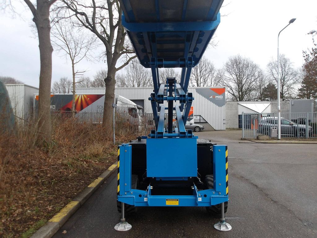 Scissor lift Genie GS-3369RT 11.96m Diesel 2015