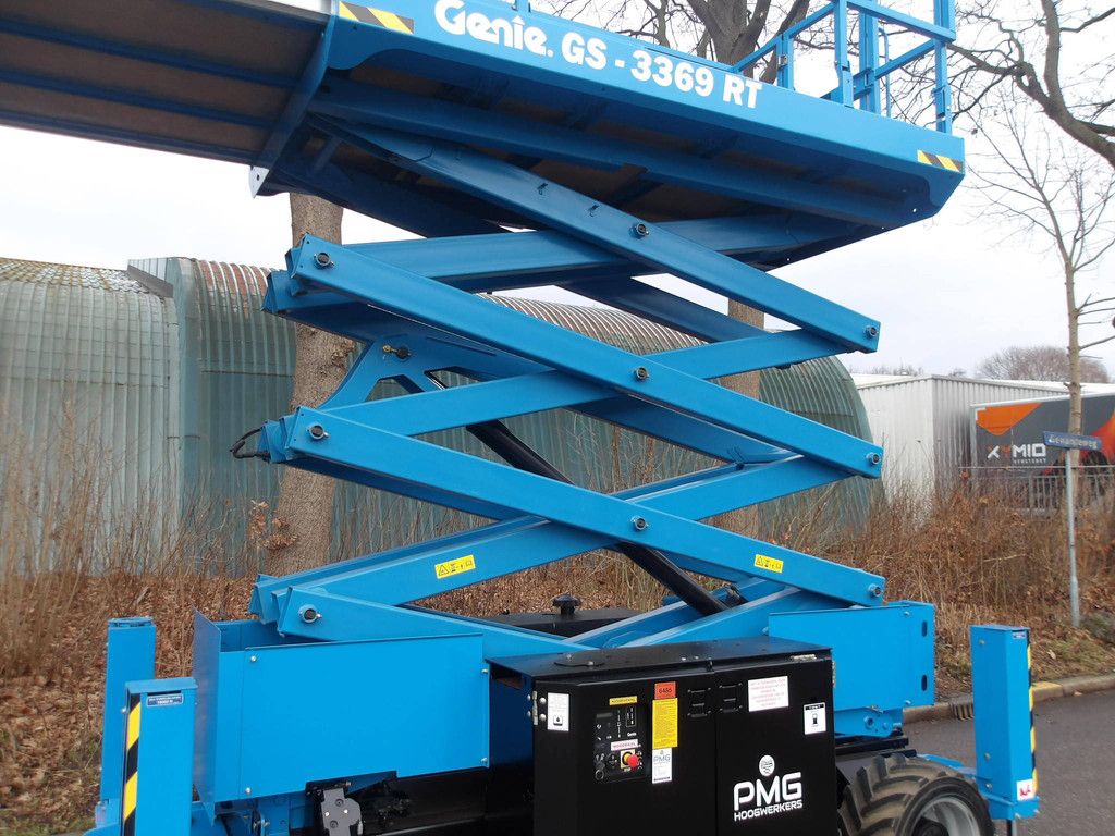 Scissor lift Genie GS-3369RT 11.96m Diesel 2015
