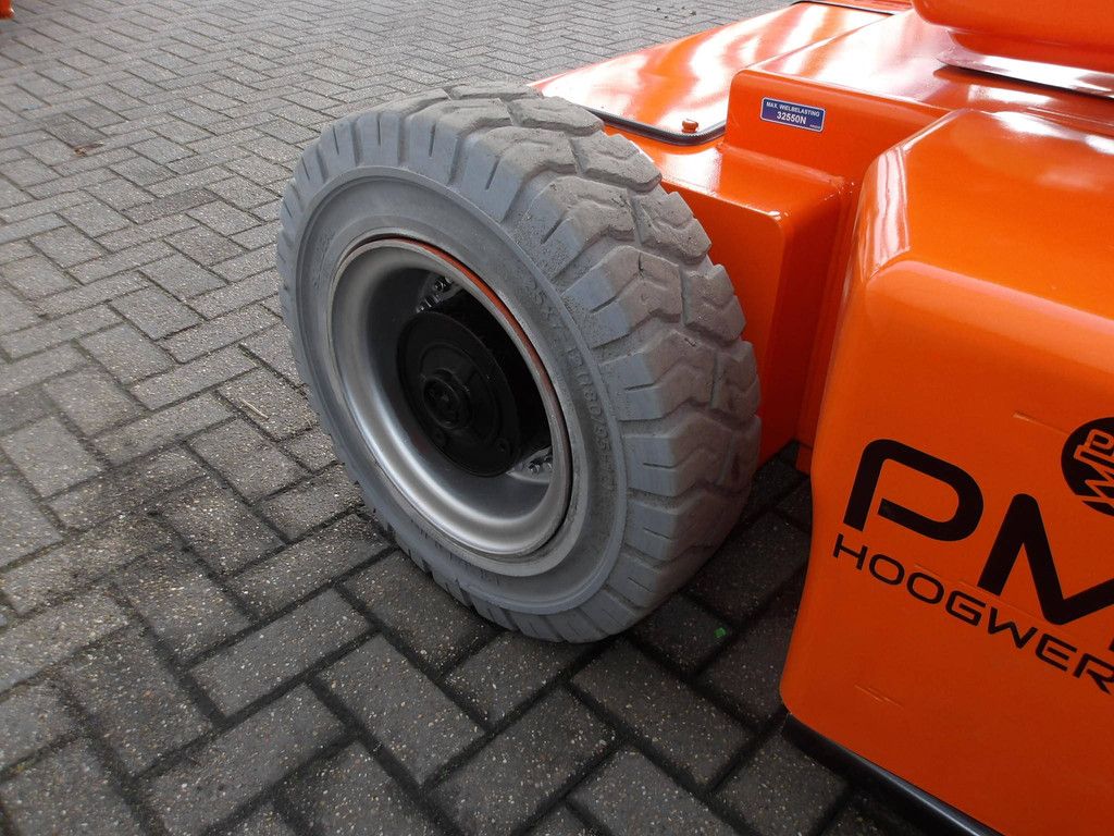 JLG E400AJPN 14.16m Electric Articulated Boom Lift 2011