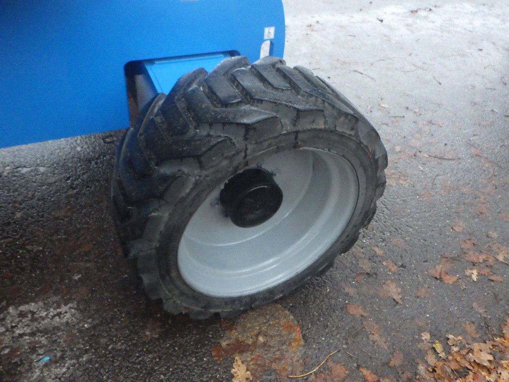 Genie Z-60 20m Diesel Articulated Boom Lift 2012