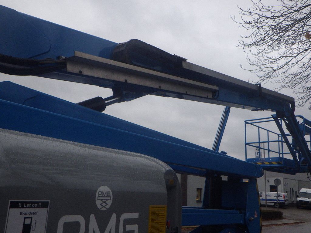 Genie Z-60 20m Diesel Articulated Boom Lift 2012
