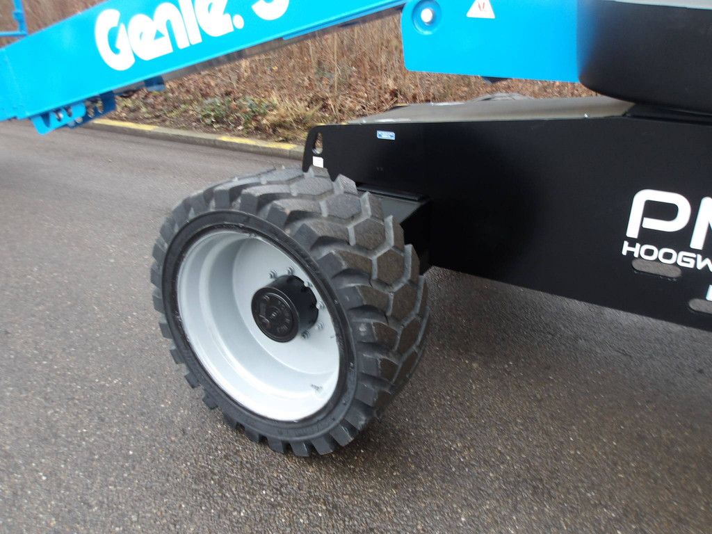 Telescopic boom lift Genie S-60 20.30m Diesel 2016