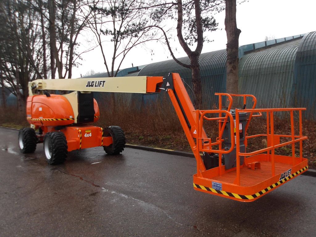 JLG 800AJ 24.38m Diesel Articulated Boom Lift 2013