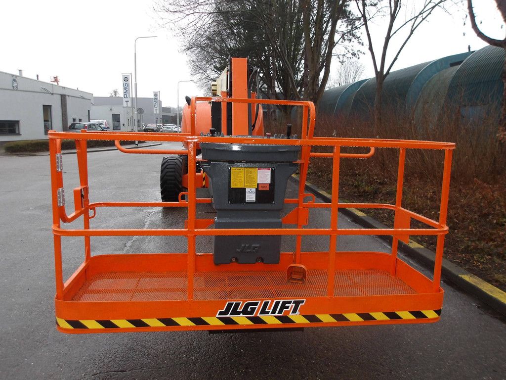 JLG 800AJ 24.38m Diesel Articulated Boom Lift 2013