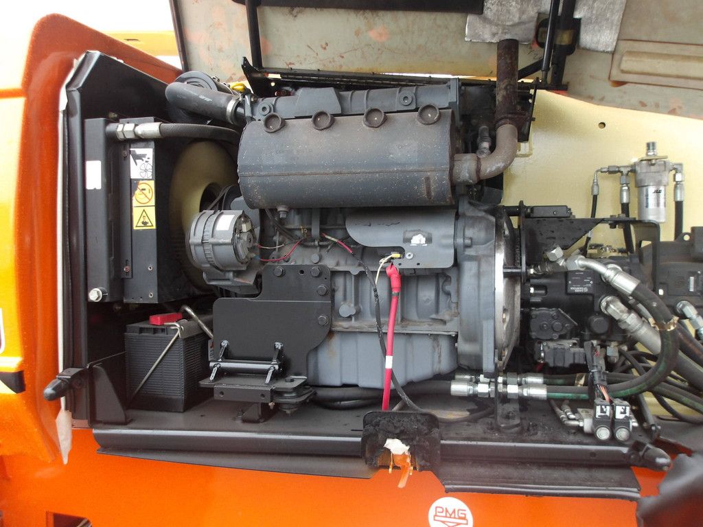 JLG 800AJ 24.38m Diesel Articulated Boom Lift 2013