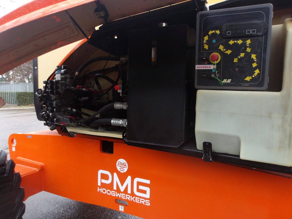 JLG 800AJ 24.38m Diesel Articulated Boom Lift 2013