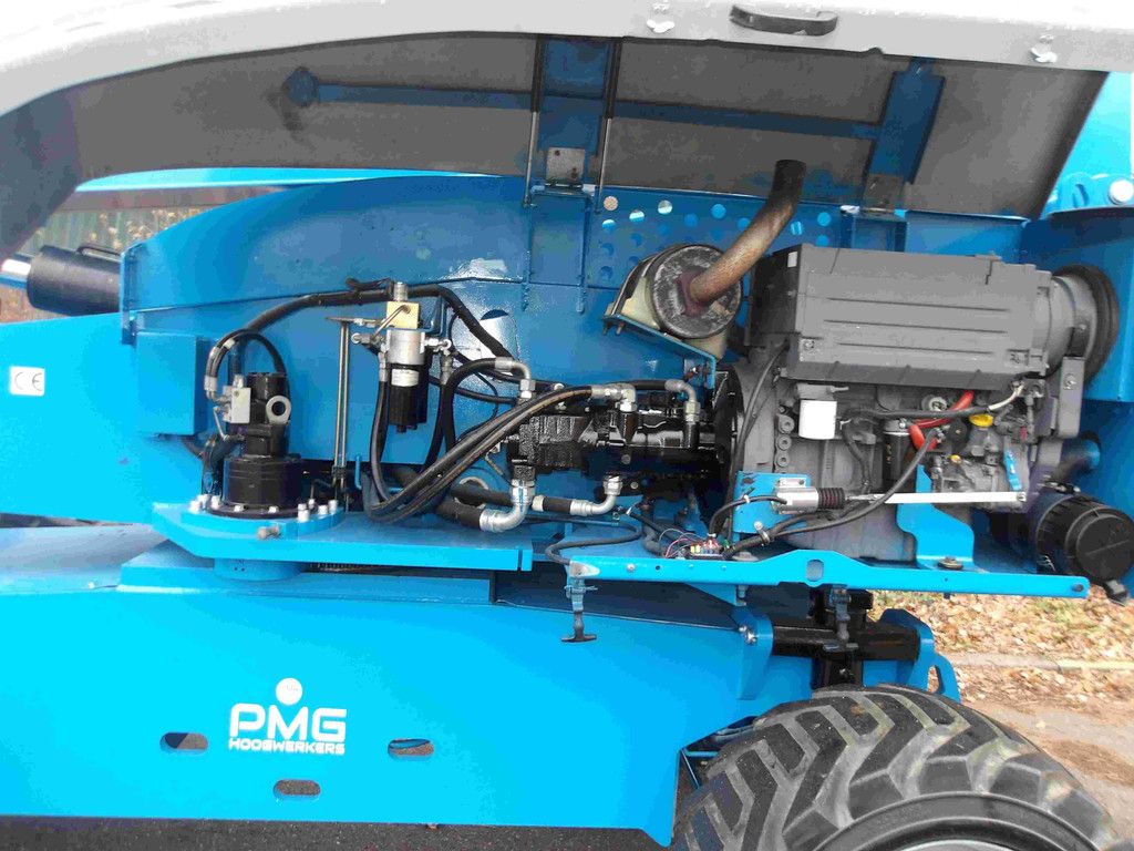 Telescopic boom lift Genie S85 27.91m Diesel 2013