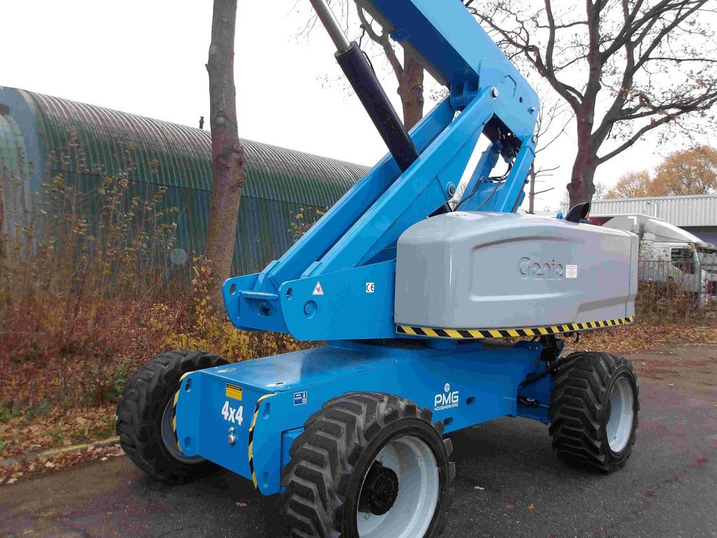 Telescopic boom lift Genie S85 27.91m Diesel 2013