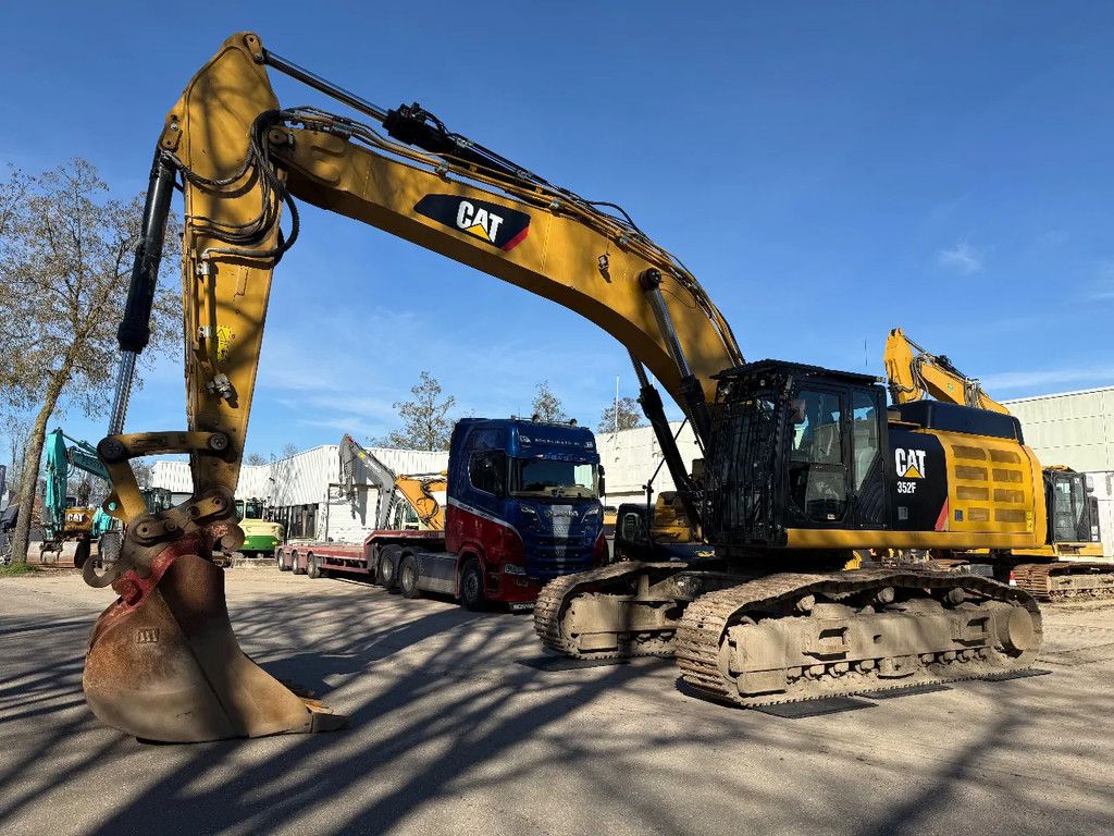 Caterpillar 352F