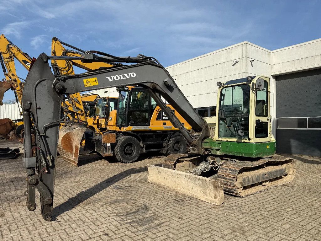 Volvo ECR88D 2buckets