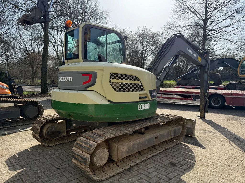 Volvo ECR88D 2buckets