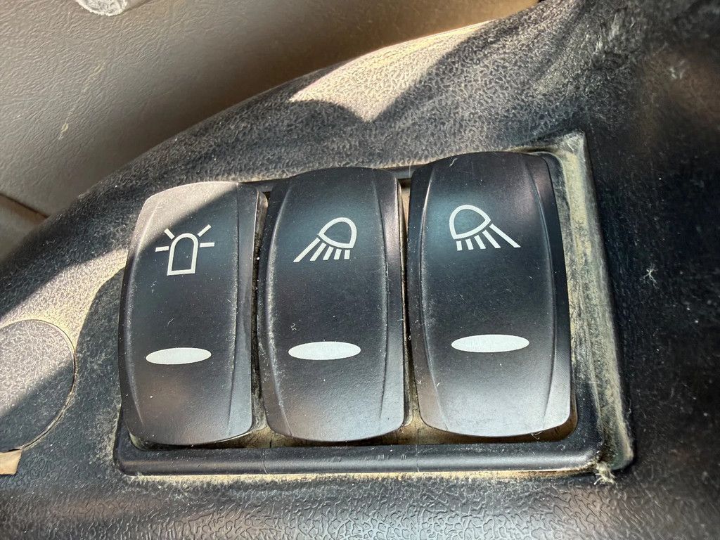 Volvo ECR88D 2buckets