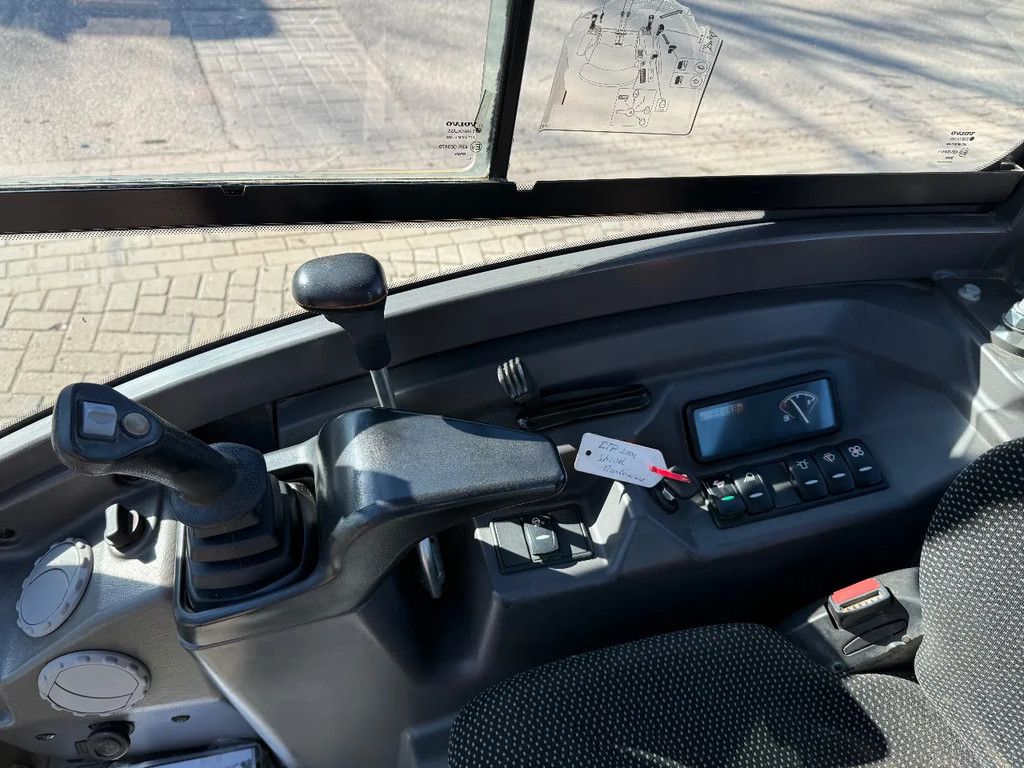 Volvo ECR25D 4 buckets