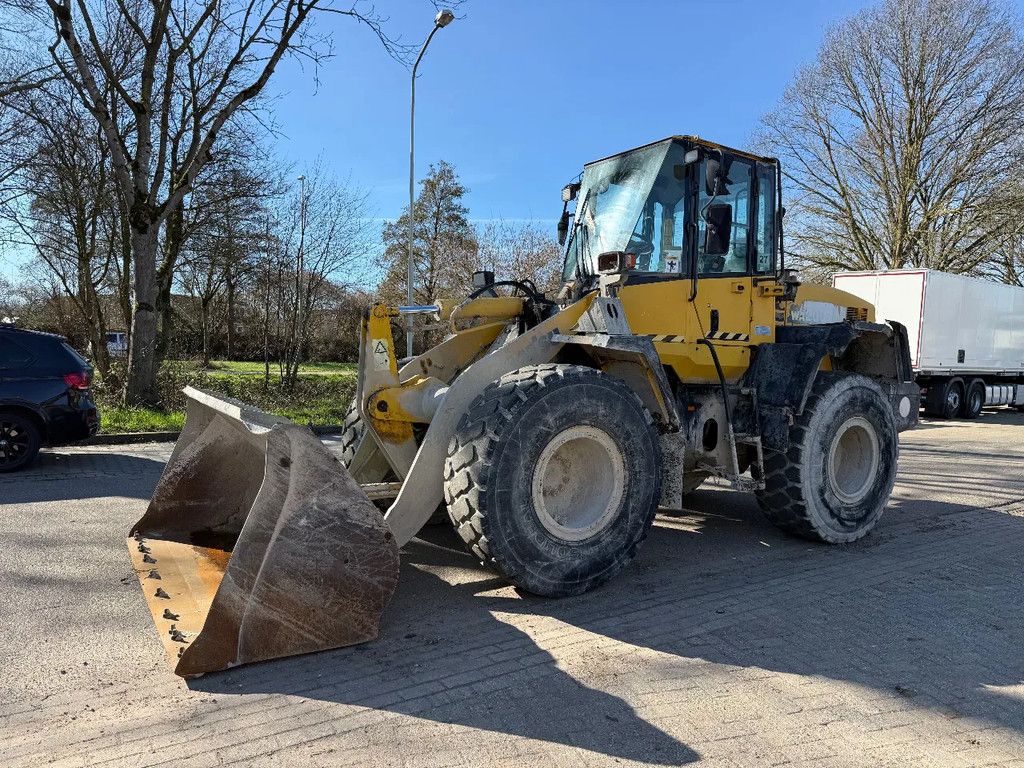 Komatsu WA200 40km/h