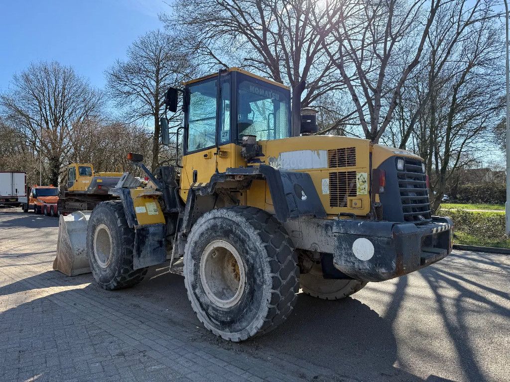 Komatsu WA200 40km/h