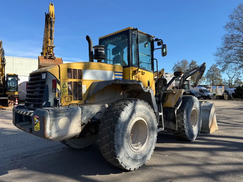 Komatsu WA200 40km/h