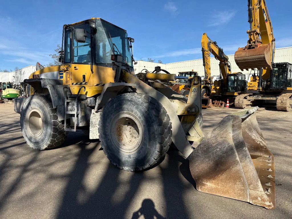 Komatsu WA200 40km/h