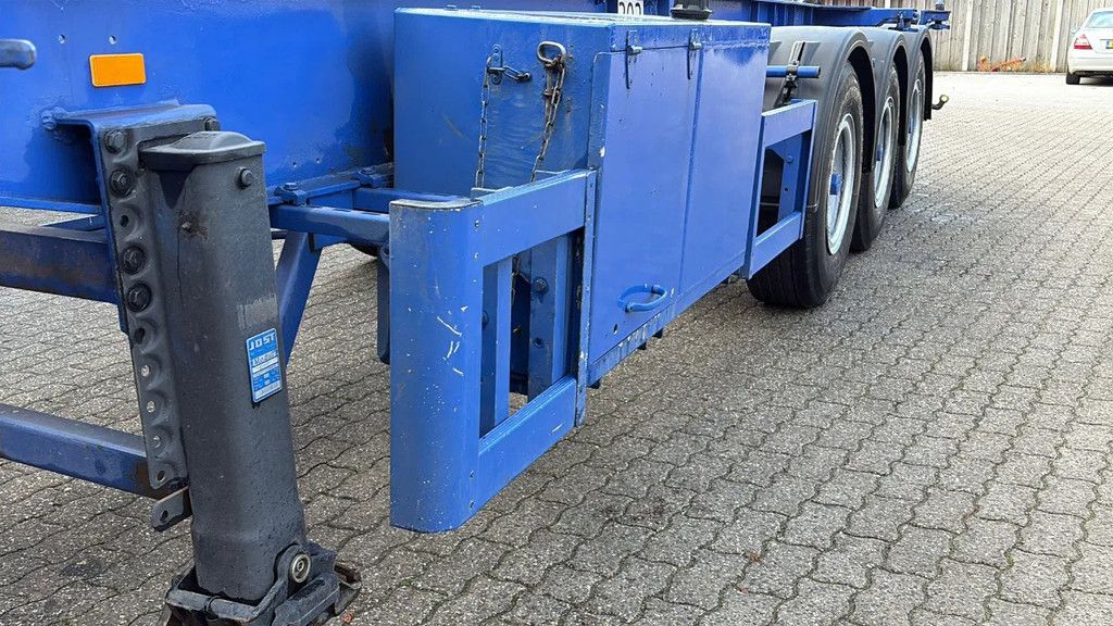 Hendricks 20ft container Kippchassis 24V hydraulic Self support!