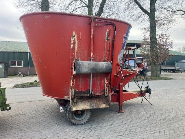 Gebruikte Peecon Biga Maxi eco getrokken voermengwagen