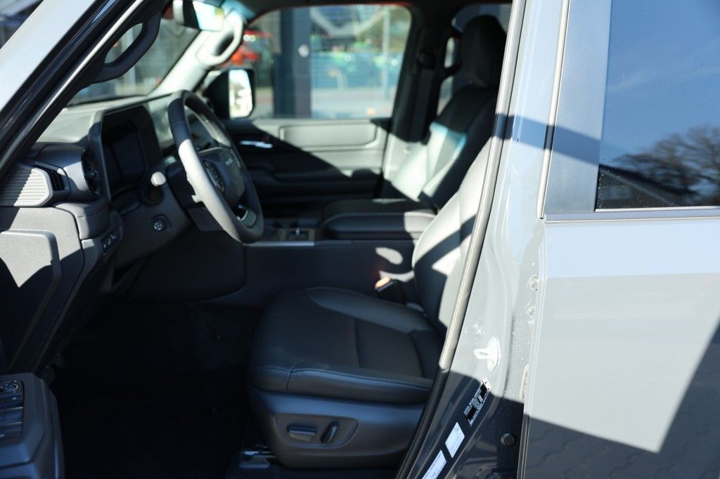 Toyota Landcruiser 250 2.8 D-4D 5DRS ELEGANCE A/T VAN BPM VRIJ