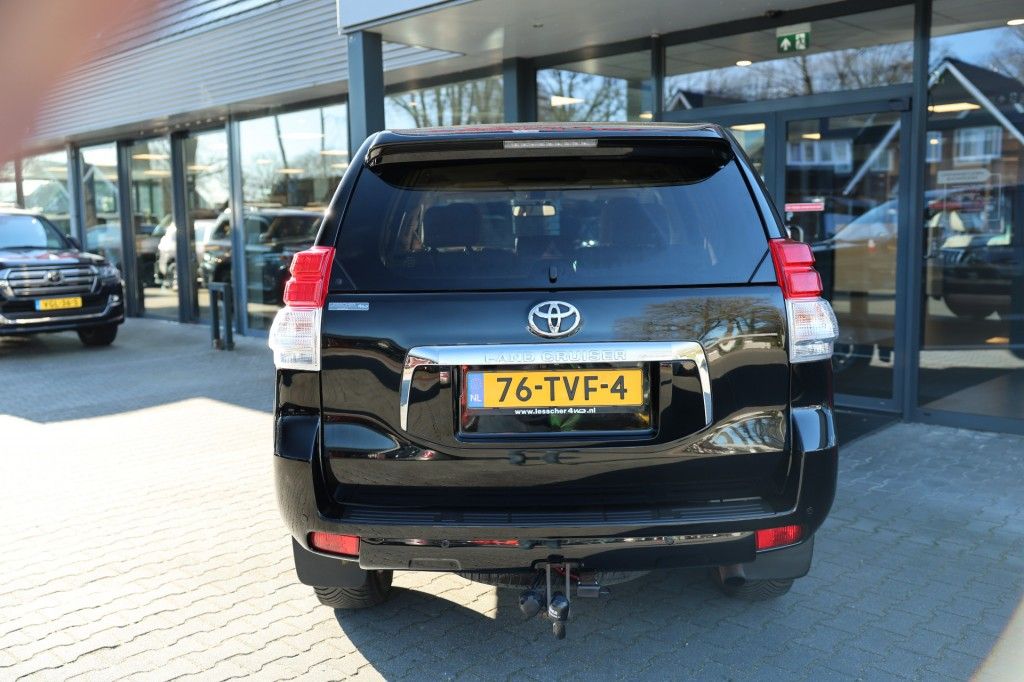 Toyota Landcruiser 150 3.0 D-4D 5DRS EXECUTIVE A/T 7 ZITS MARGE