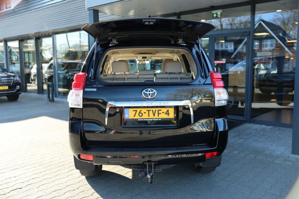 Toyota Landcruiser 150 3.0 D-4D 5DRS EXECUTIVE A/T 7 ZITS MARGE