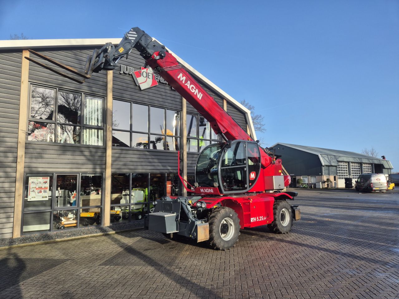 Gebruikte Magni RTH 5.25 roterende verreiker met hefhoogte 25 m