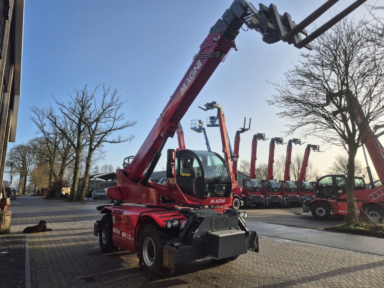 Gebruikte Magni RTH 5.25 roterende verreiker met hefhoogte 25 m