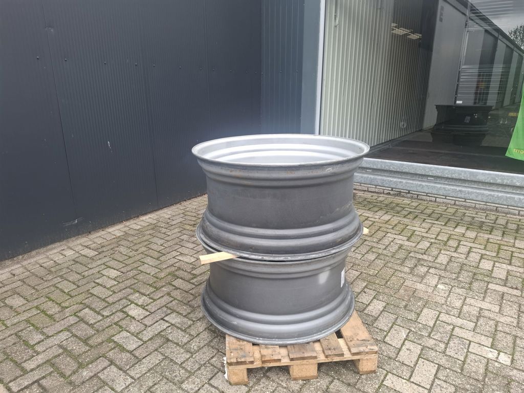 Massey Ferguson VELGEN 38X18 INCH