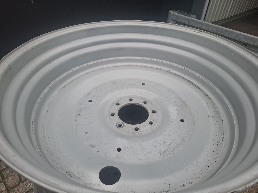 Massey Ferguson VELGEN 38X18 INCH