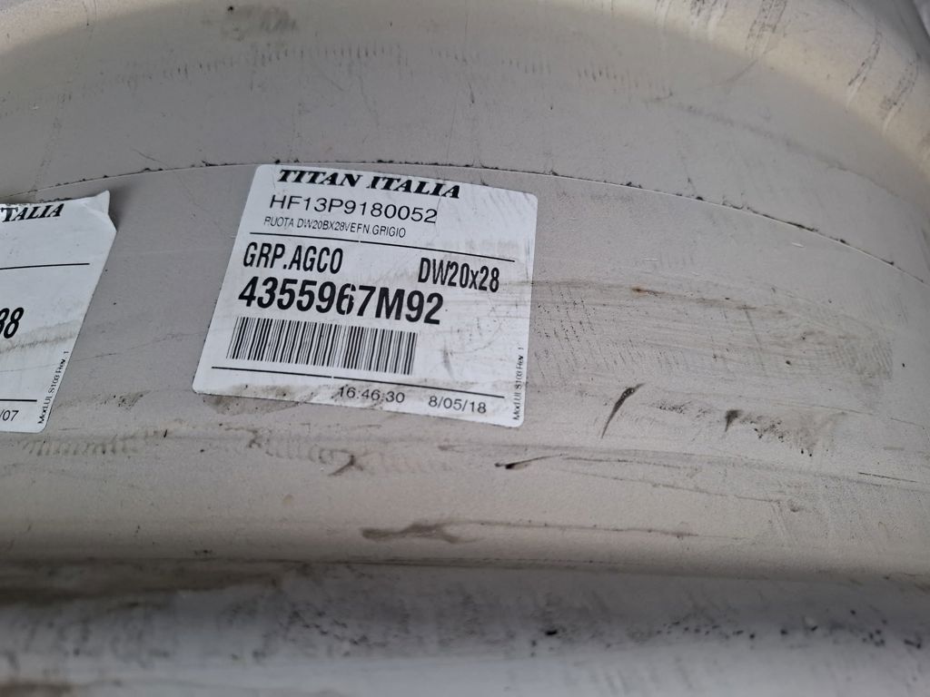 Massey Ferguson VELGEN 28X20 INCH