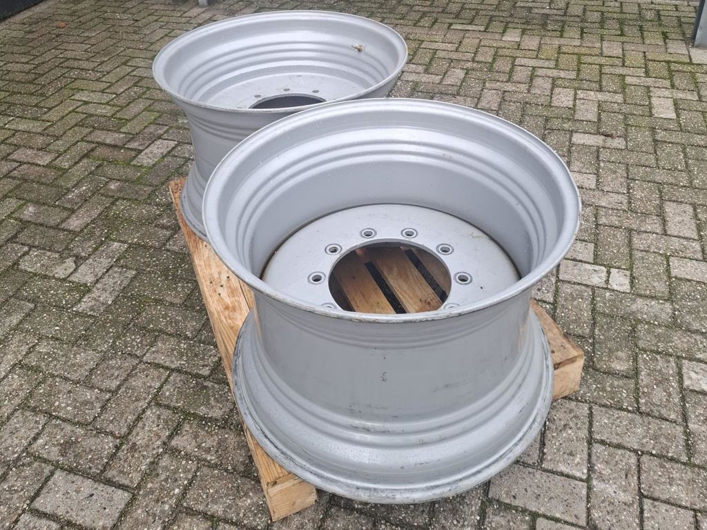 Massey Ferguson VELGEN 28X18 INCH