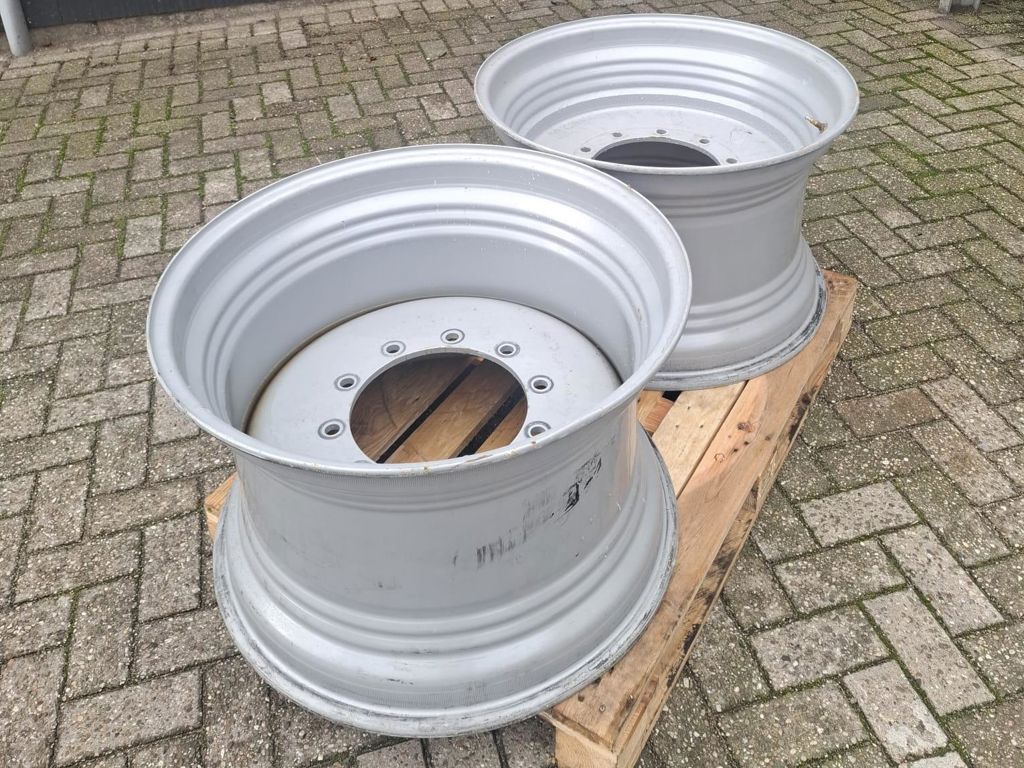 Massey Ferguson VELGEN 28X18 INCH