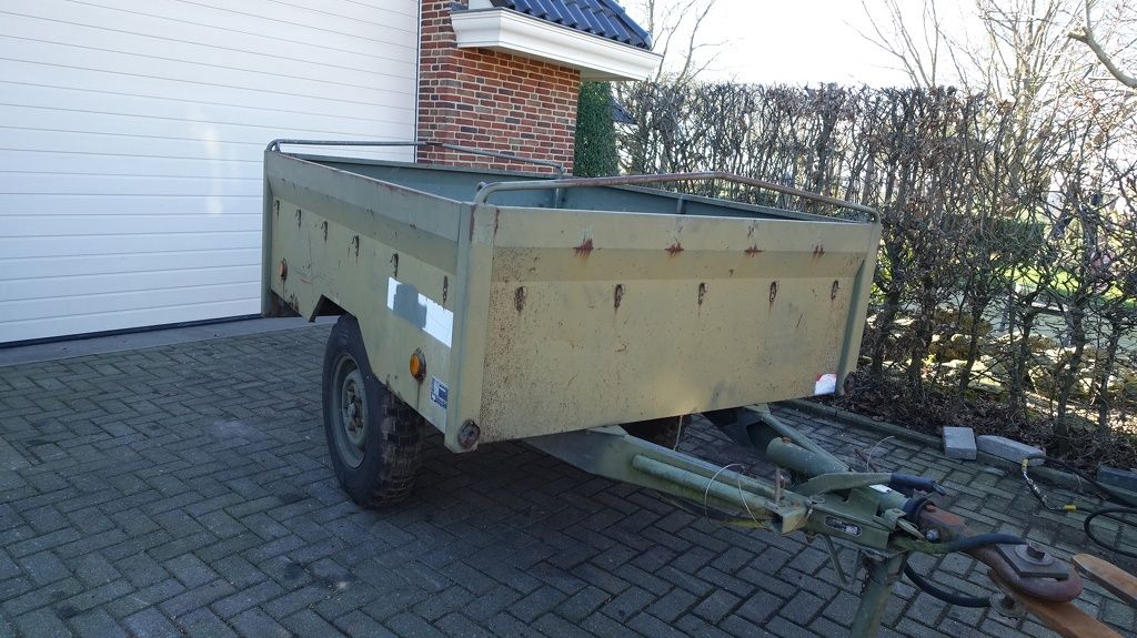 Saris Aanhanger ex leger met kenteken