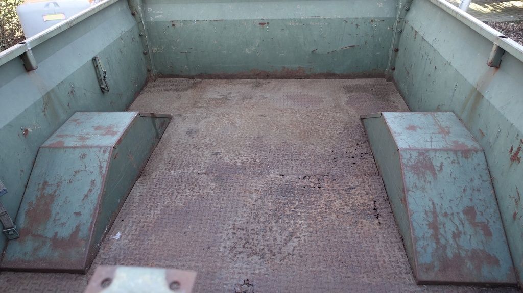 Saris Aanhanger ex leger met kenteken