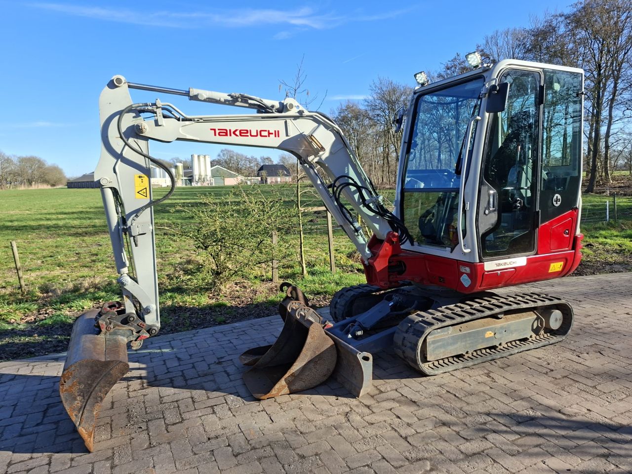 Takeuchi TB230 | bj 2016 | 4732uur | VERKOCHT