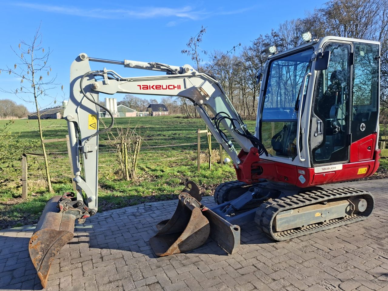 Takeuchi TB230 | bj 2016 | 4732uur | VERKOCHT