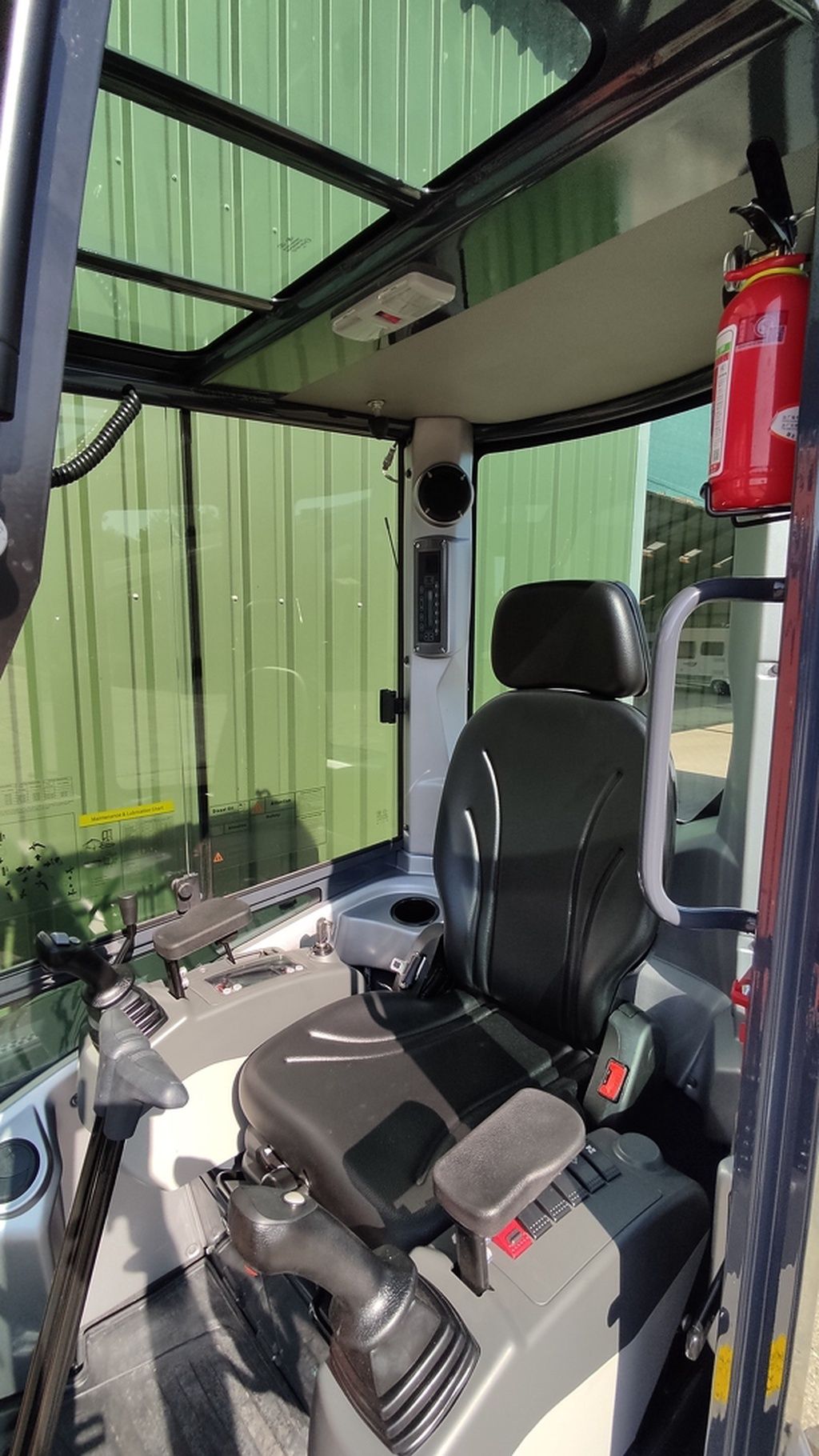 Atlas AC25UF minikraan binnendraaier