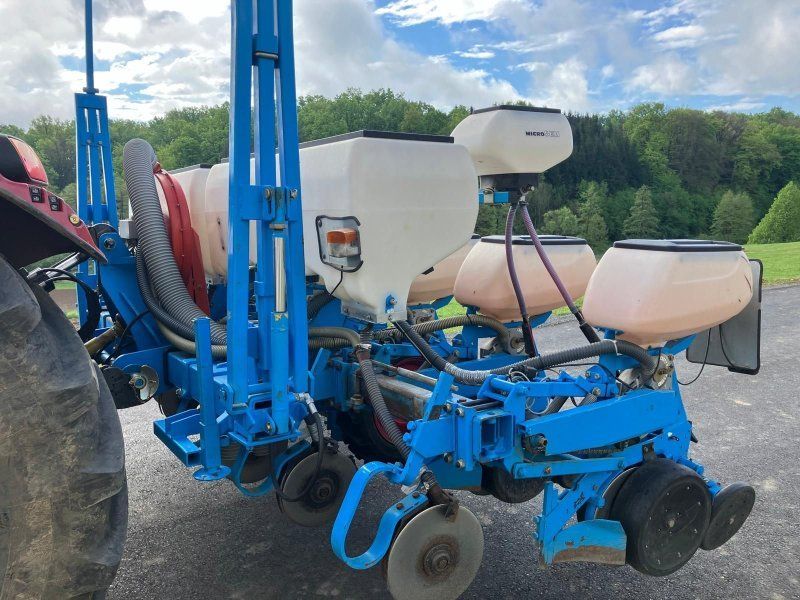 Monosem NG PLUS 3 6-RHG mit Garanulatstreuer